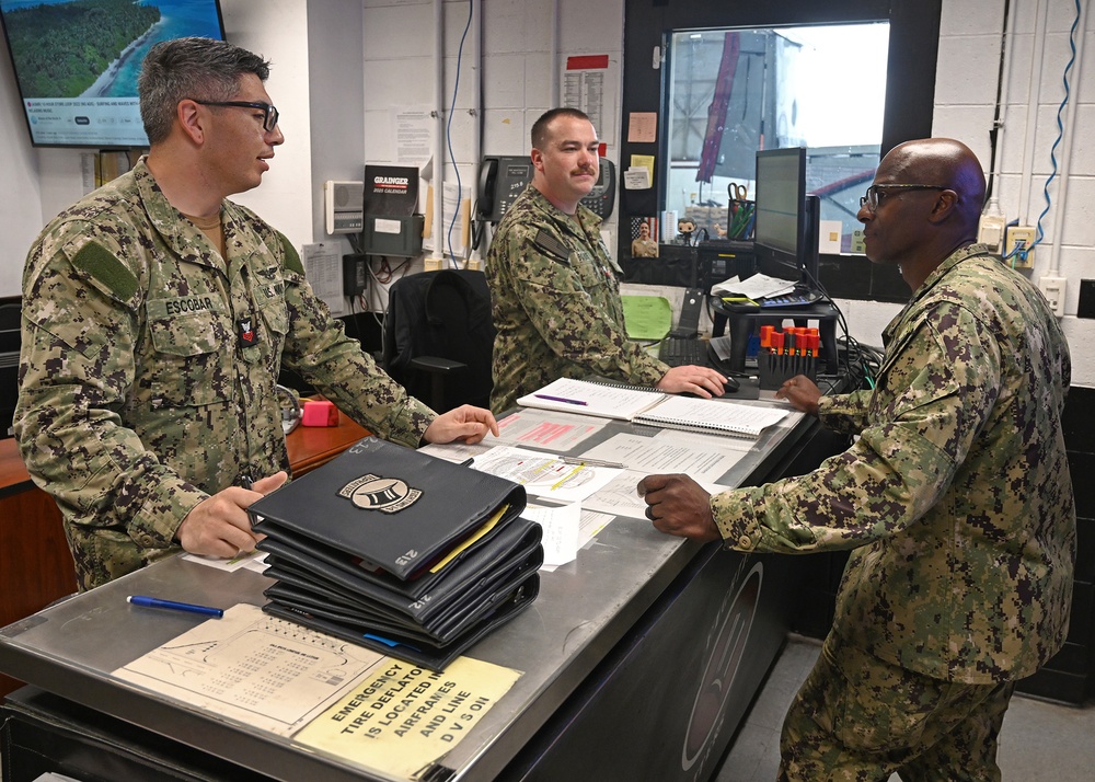 FLTCM Don Davis visits VFA-14