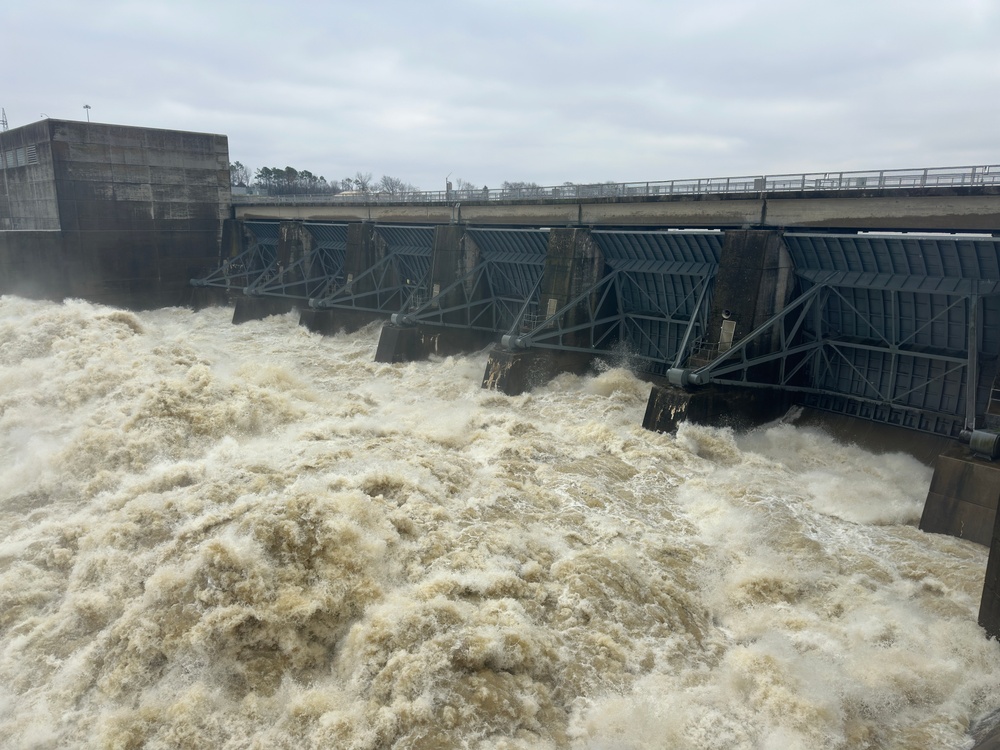 Water Release Operations at Old Hickory Lock and Dam