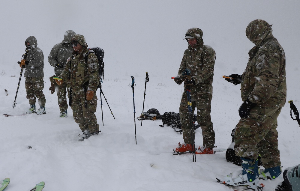 10th Mountain Division Soldiers build Avalanche Training Proficiency