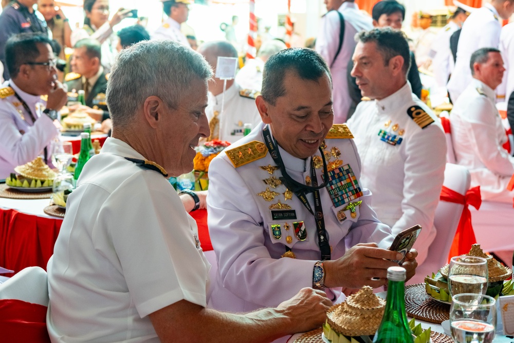 Commander, US Pacific Fleet attends Multilateral Naval Exercise Komodo 2025 international fleet review