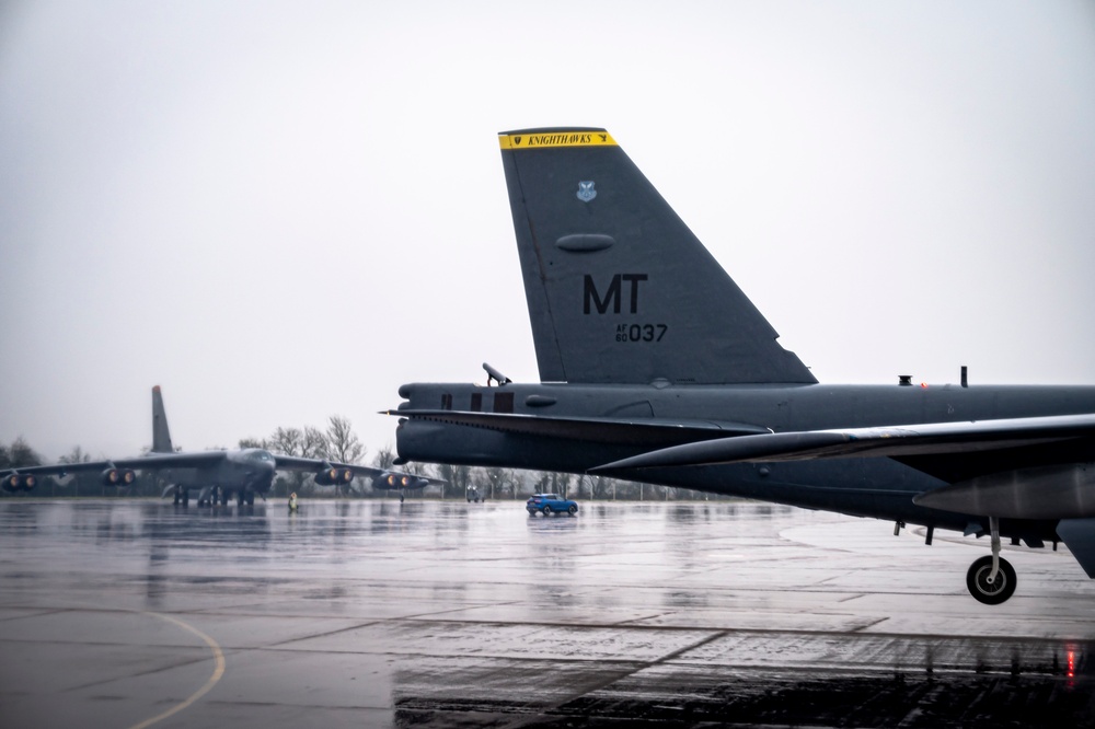 B-52 Stratofortress arrives at RAF Fairford for BTF 25-2