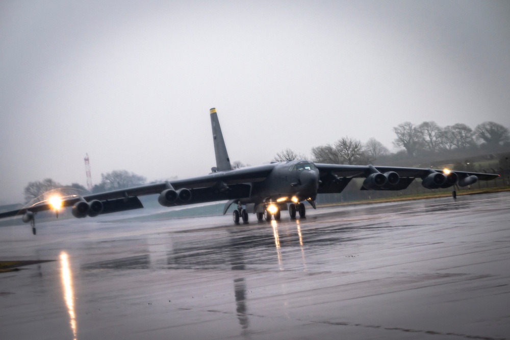 B-52 Stratofortress arrives at RAF Fairford for BTF 25-2