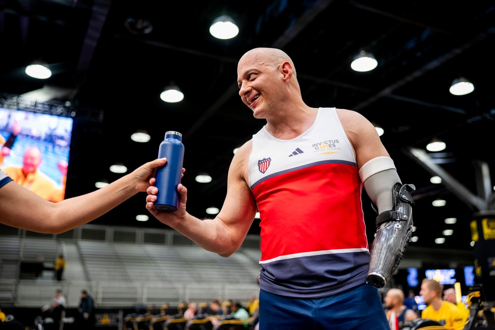 Team U.S. competes in sitting volleyball during 2025 Invictus Games