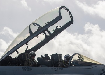2nd MAW commanding general flies during Cope North 25