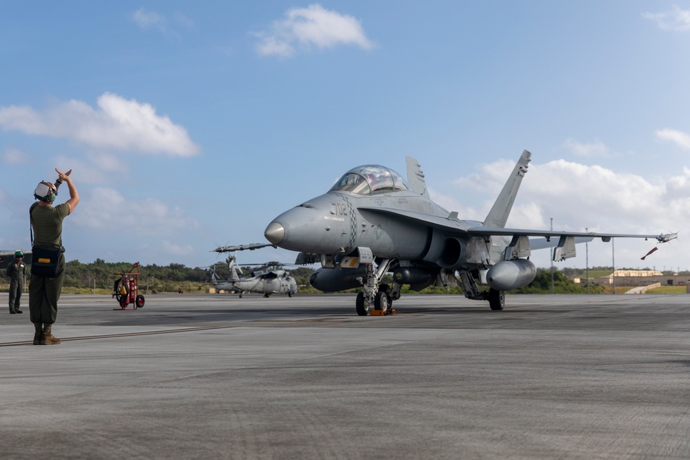 2nd MAW commanding general flies during Cope North 25