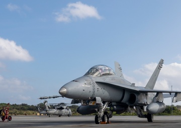 2nd MAW commanding general flies during Cope North 25