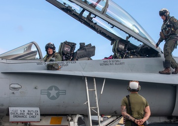 2nd MAW commanding general flies during Cope North 25