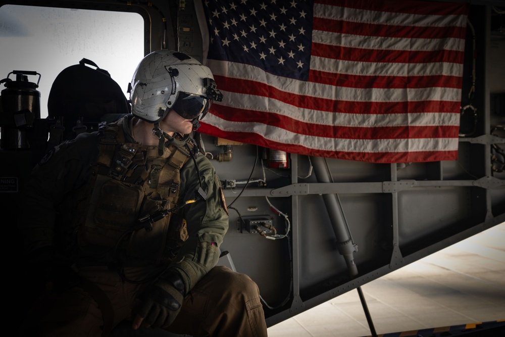 HMH-461 supports V27 during MDMX 1-25