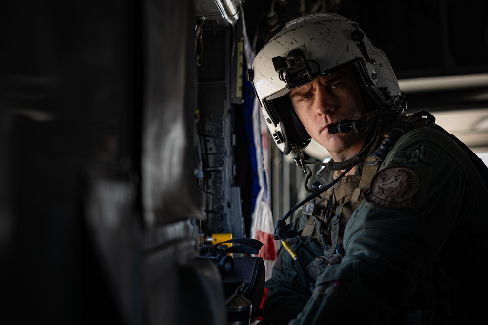 HMH-461 supports V27 during MDMX 1-25
