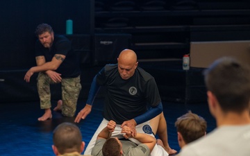 Royce Gracie visits SERE