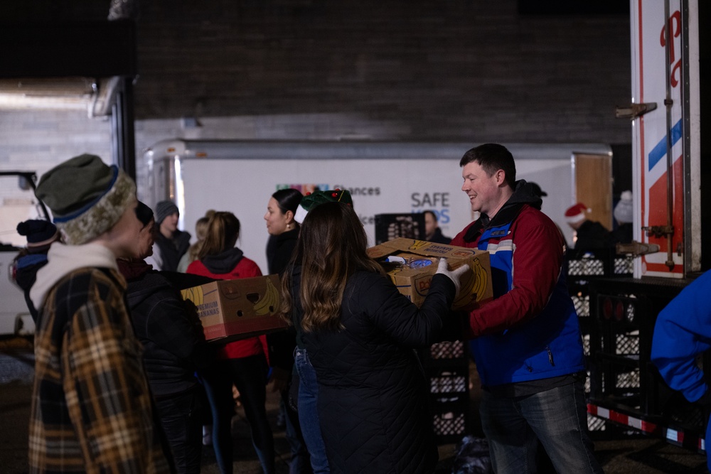 181st Intelligence Wing Prepare Meal Baskets for Community Distribution