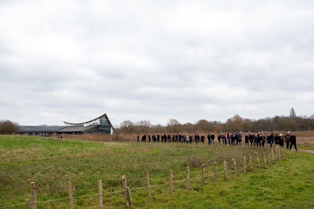 US and UK leaders honor WWII Airmen at Stanwick Lakes memorial