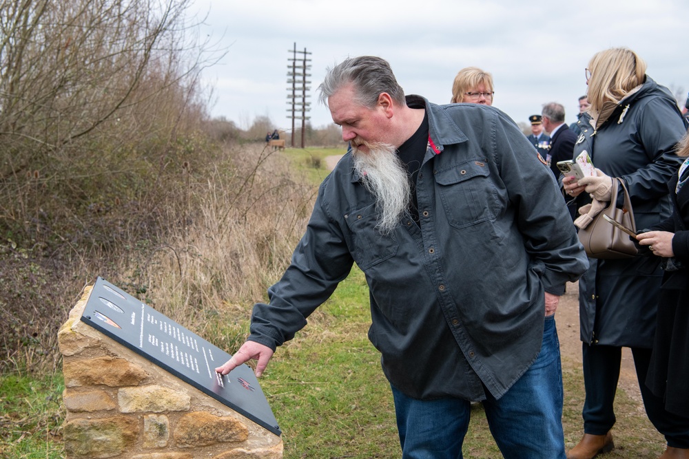 US and UK leaders honor WWII Airmen at Stanwick Lakes memorial