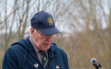 US and UK leaders honor WWII Airmen at Stanwick Lakes memorial