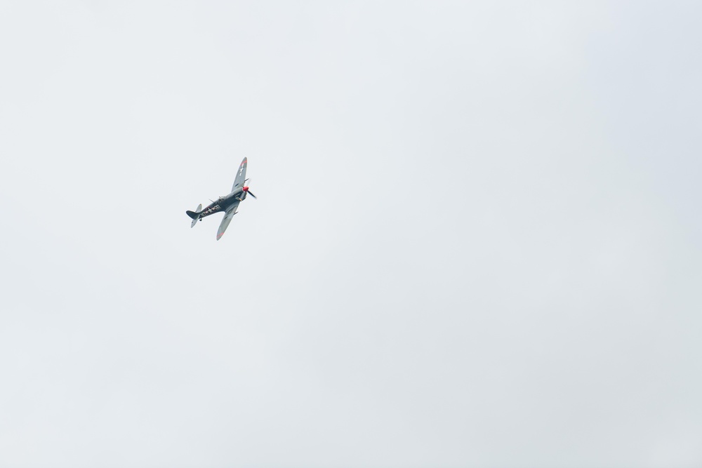 US and UK leaders honor WWII Airmen at Stanwick Lakes memorial