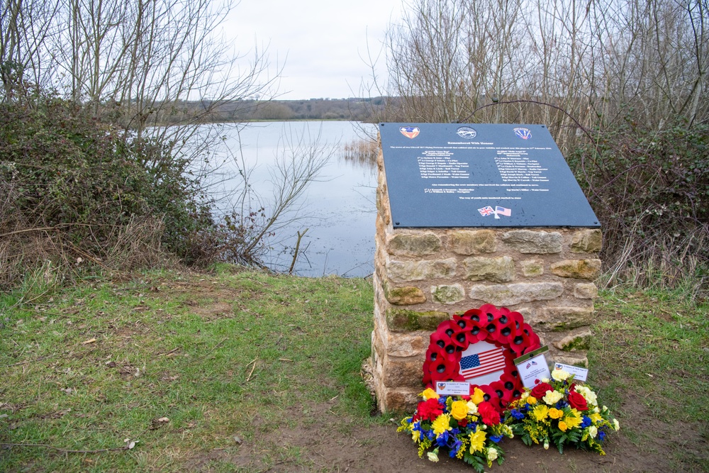 US and UK leaders honor WWII Airmen at Stanwick Lakes memorial