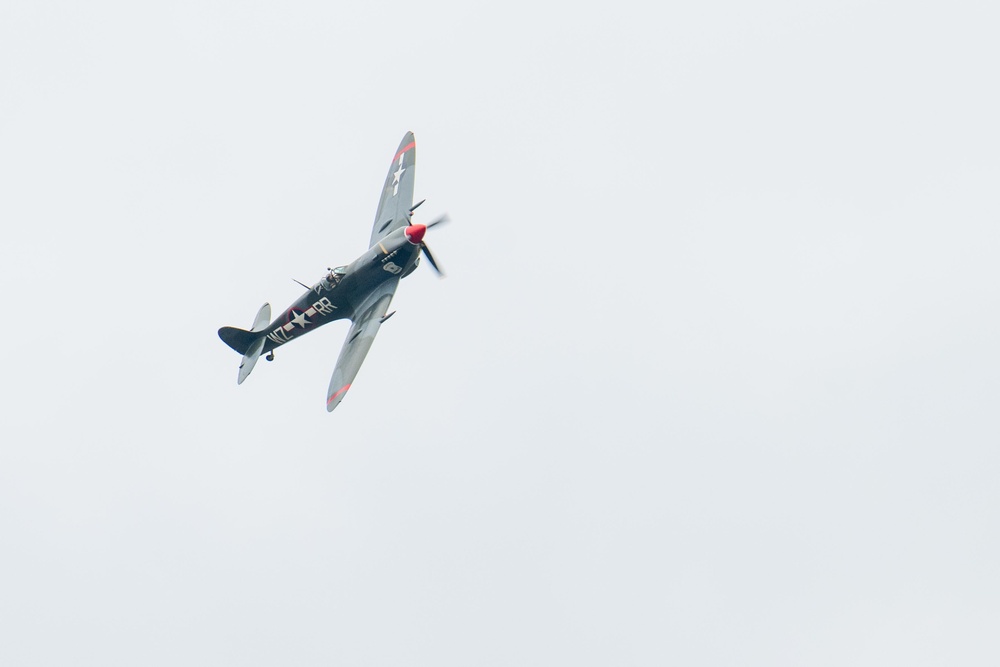 US and UK leaders honor WWII Airmen at Stanwick Lakes memorial