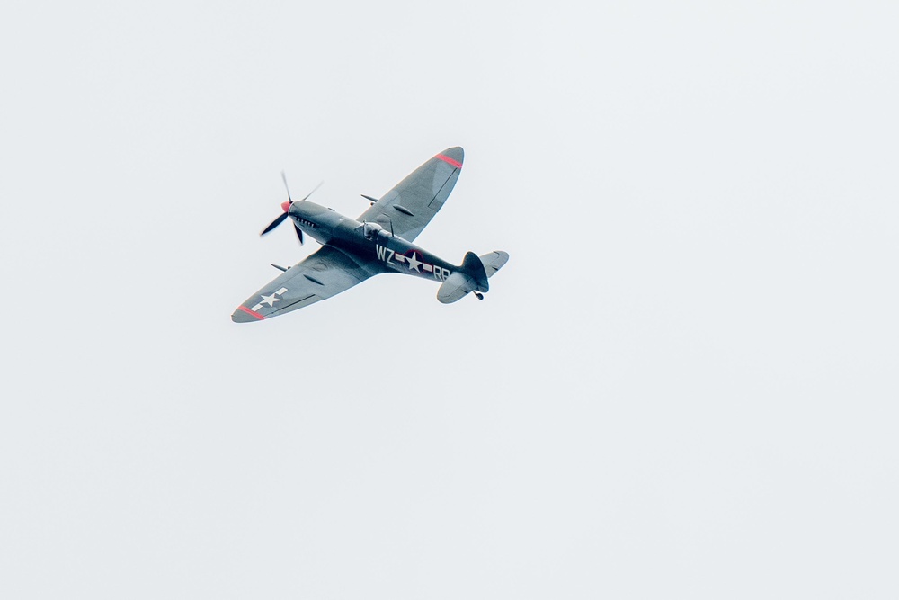 US and UK leaders honor WWII Airmen at Stanwick Lakes memorial