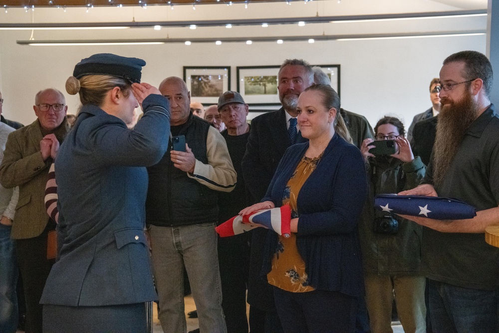 US and UK leaders honor WWII Airmen at Stanwick Lakes memorial