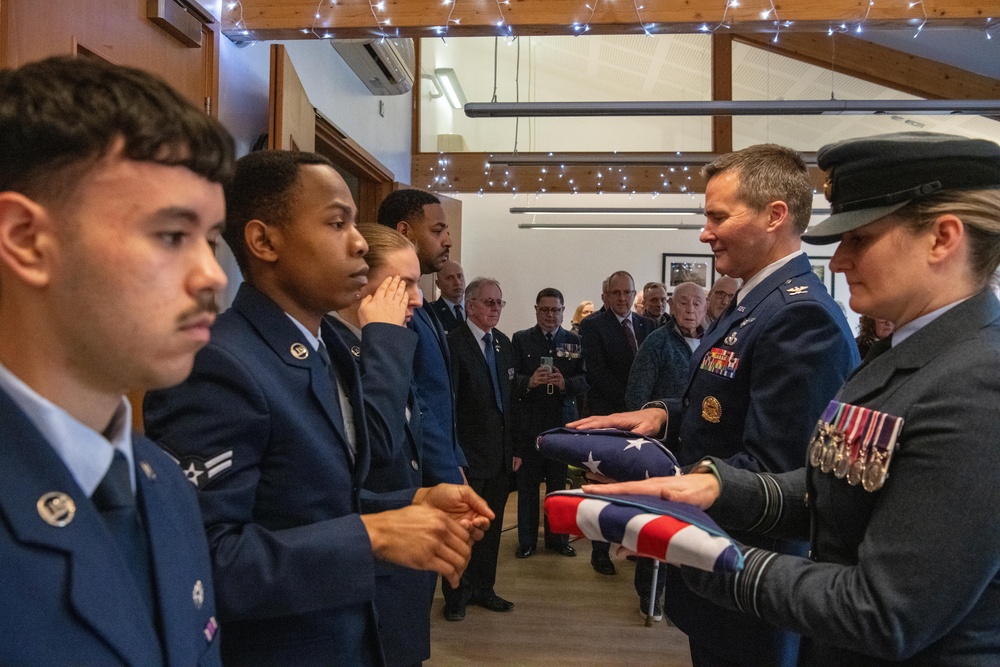 US and UK leaders honor WWII Airmen at Stanwick Lakes memorial