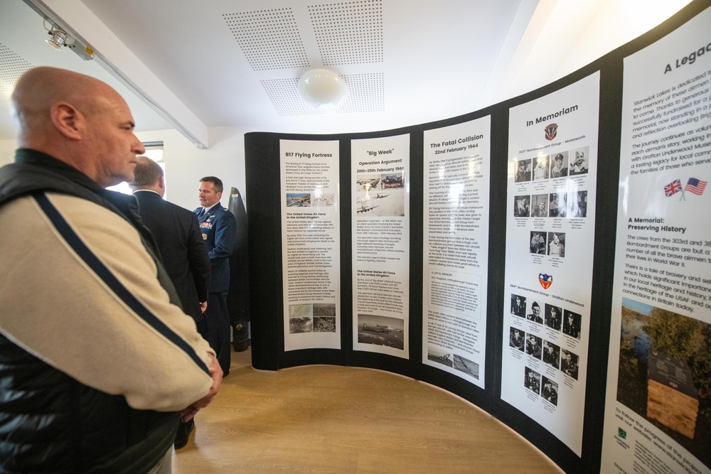 US and UK leaders honor WWII Airmen at Stanwick Lakes memorial