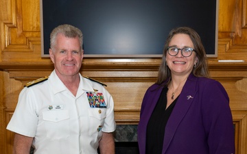 USINDOPACOM commander travels to Australia