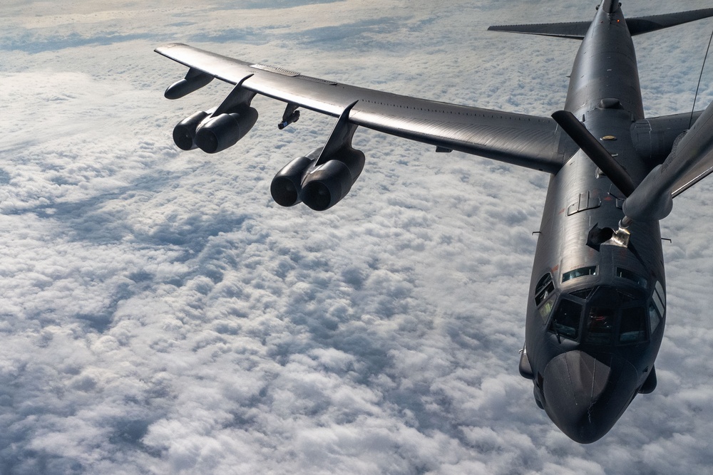 50th ARS refuels B-52s