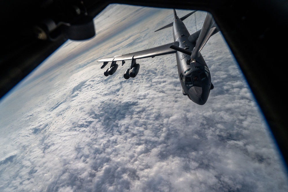 50th ARS refuels B-52s