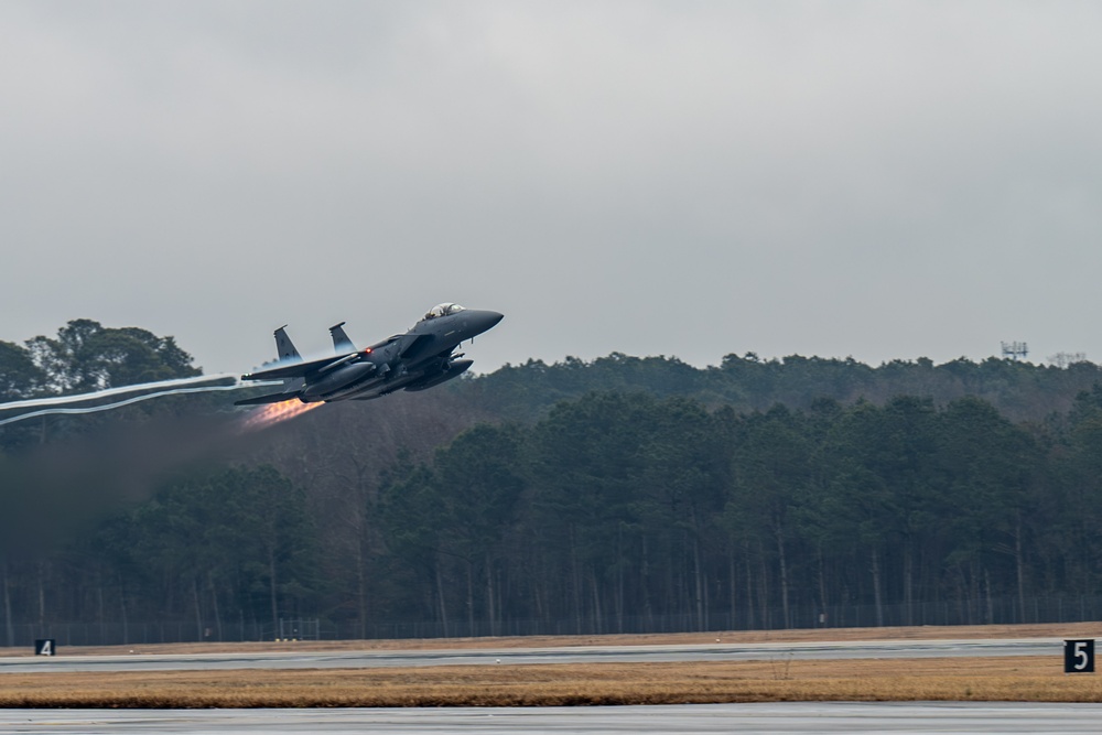 Strike Eagles take off from SJAFB