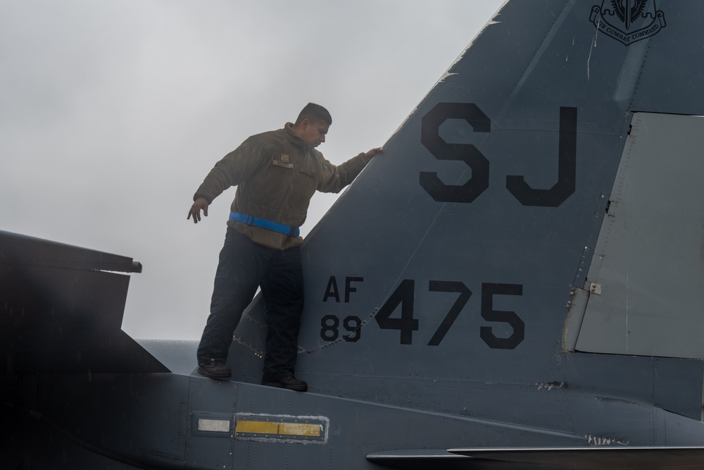 Strike Eagles take off from SJAFB