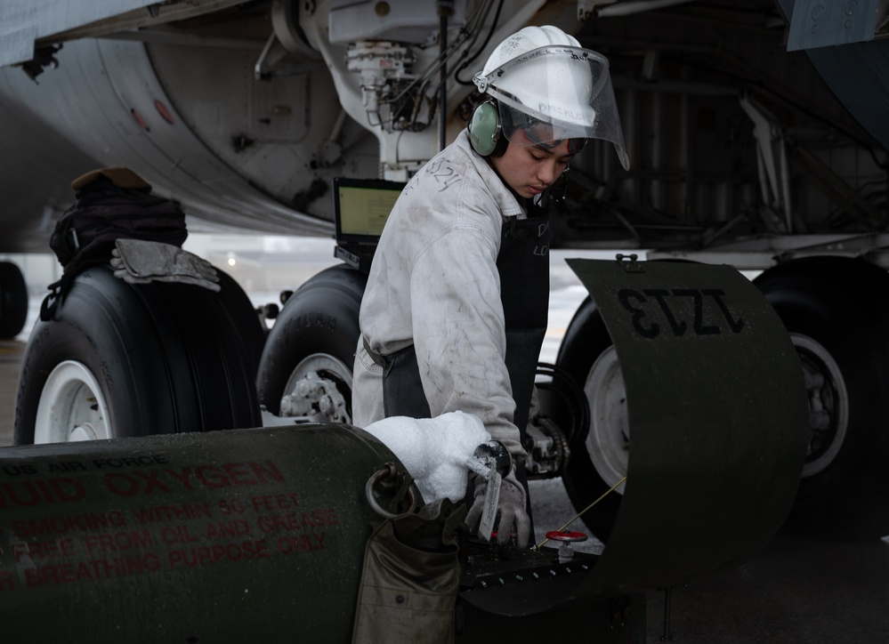 46th Test and Evaluation Squadron evaluates C-5 vapor purge test