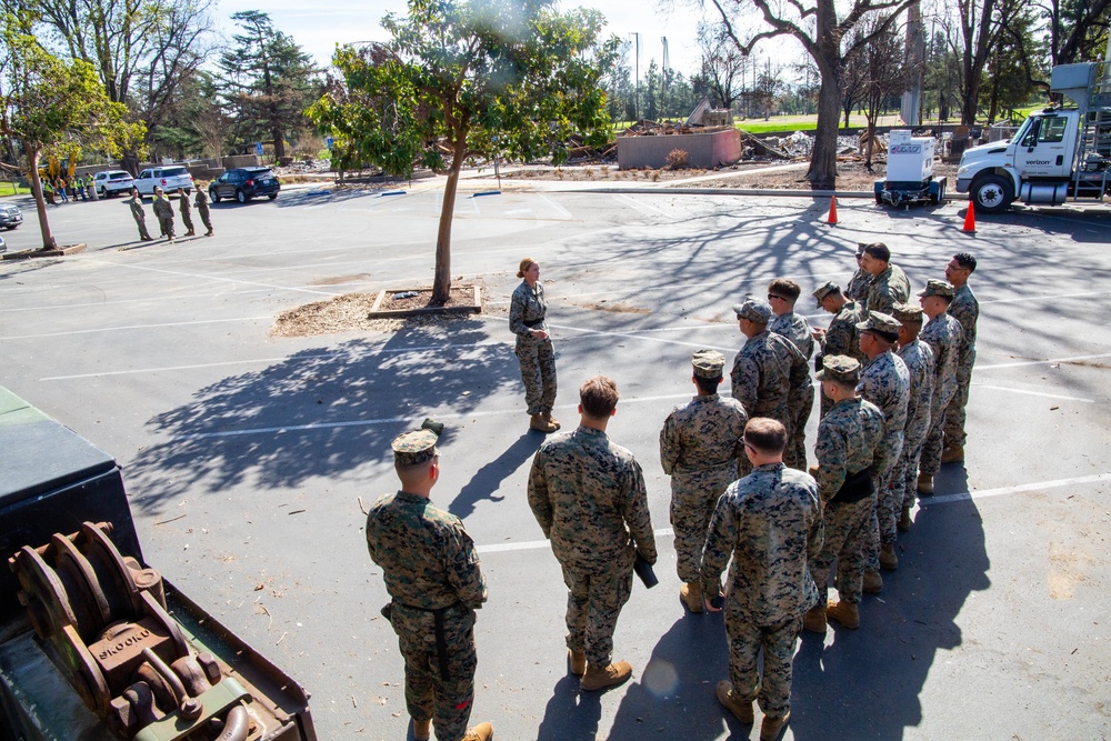 1ST MLG Marine Instructs Marines