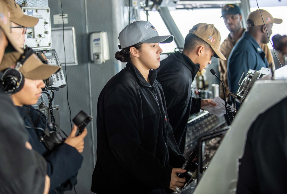 USS Carl Vinson (CVN 70) Conducts Routine Operations in the Philippine Sea