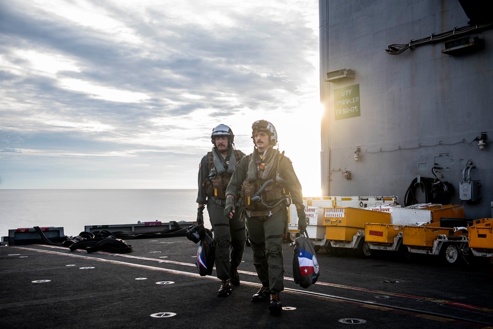 USS Carl Vinson (CVN 70) Conducts Routine Flight Operations in the Sibutu Passage