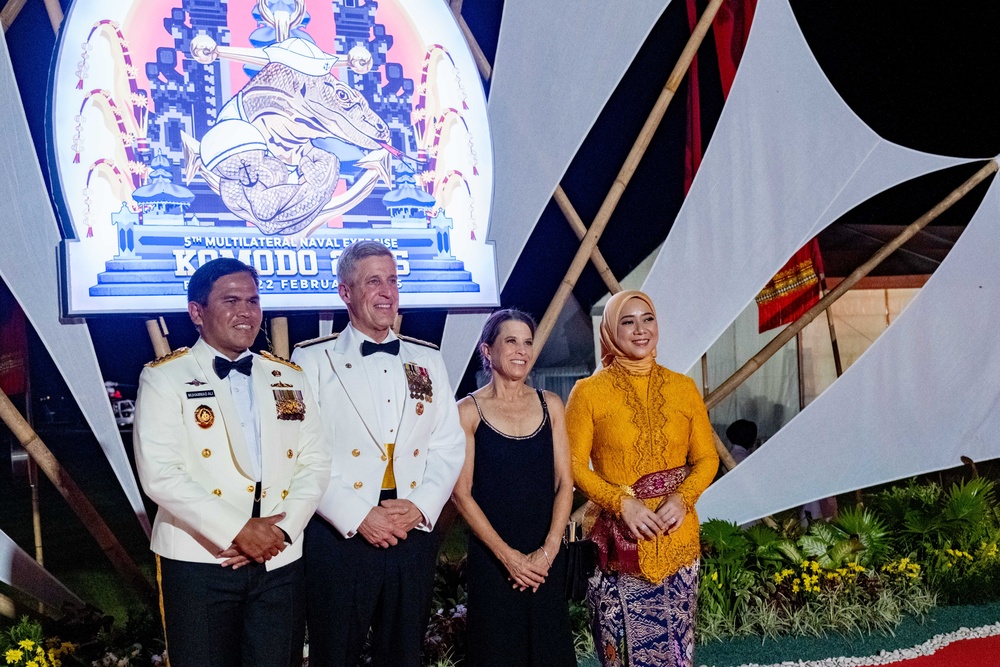 Commander, U.S. Pacific Fleet attends Multilateral Naval Exercise Komodo 2025 gala