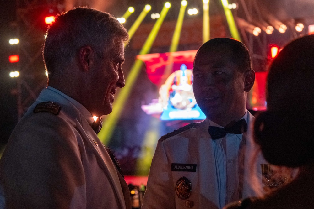 Commander, U.S. Pacific Fleet attends Multilateral Naval Exercise Komodo 2025 gala