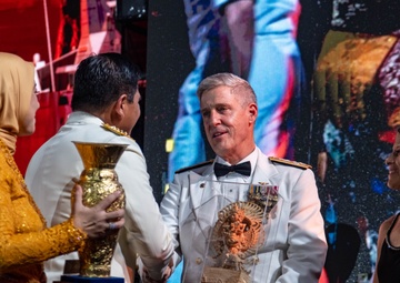 Commander, U.S. Pacific Fleet attends Multilateral Naval Exercise Komodo 2025 gala