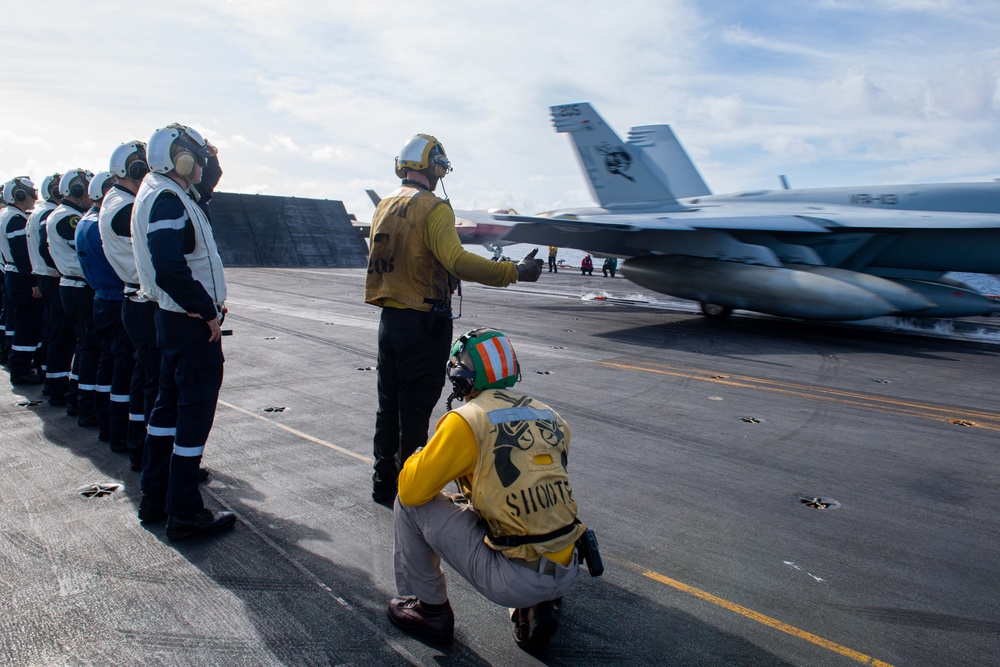 USS Carl Vinson (CVN 70) Hosts Sailors from the French Navy During Pacific Steller 2025