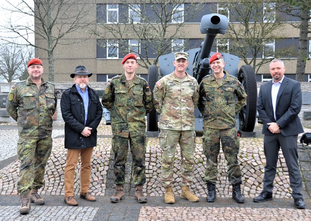 USAG Rheinland-Pfalz strengthens ties with the Bundeswehr Artillery School