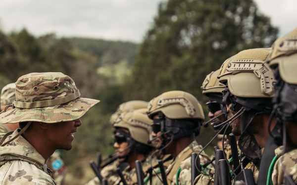 US, Kenya, Somalia greet each other during Justified Accord