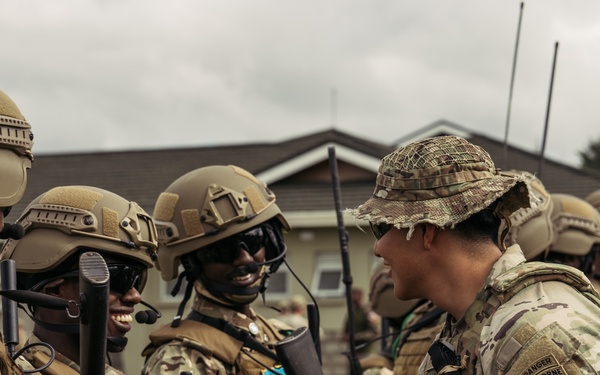 US, Kenya, Somalia greet each other during Justified Accord