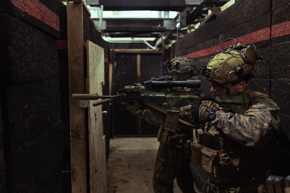 31st MEU | BLT 2/4 conducts live-fire MOUT exercise