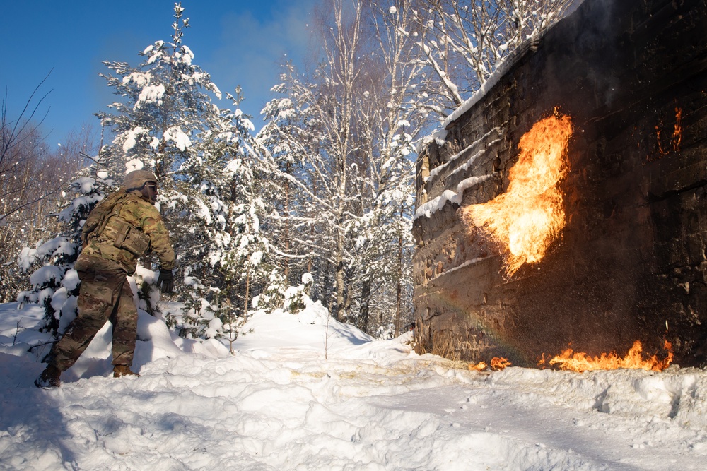 3-321st FAR Conduct a Joint Molotov Cocktail Training Exercise