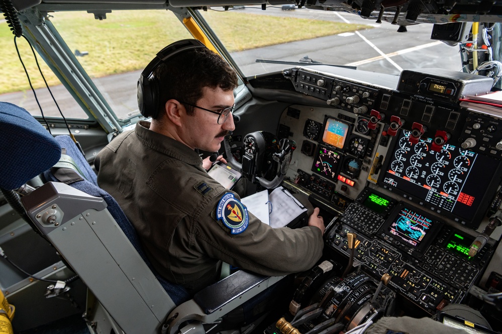 351st ARS prepares for flight