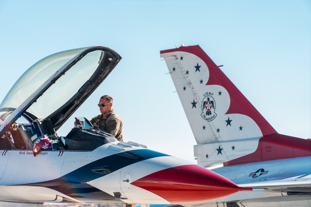 Thunderbirds Winter Training at Edwards AFB