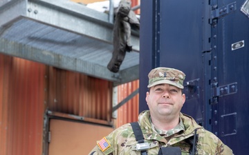 1st Lt. Ryan Curry Recognized with National Czarnecki-Stone Award of Excellence from the National Guard Bureau