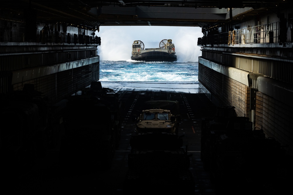31st MEU | BLT 2/4 conducts ship-to-shore movement
