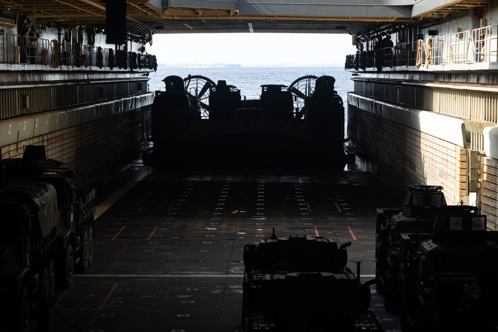31st MEU | BLT 2/4 conducts ship-to-shore movement