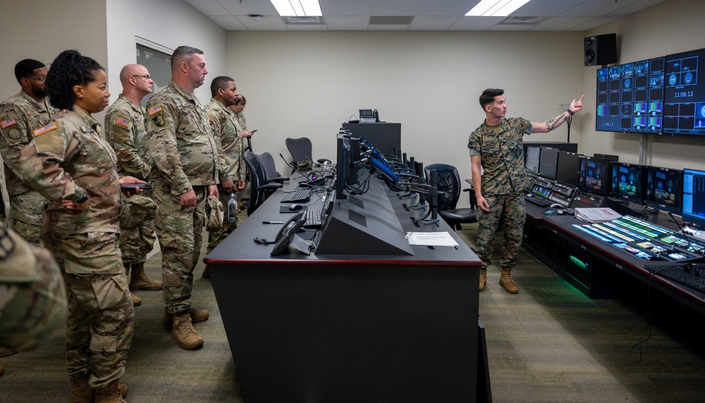U.S. Army Reserve Public Affairs Leaders Visits DMA HQ