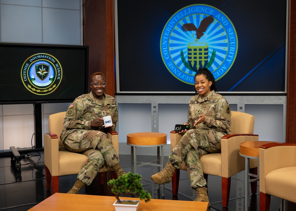 U.S. Army Reserve Public Affairs Leaders Visits DMA HQ